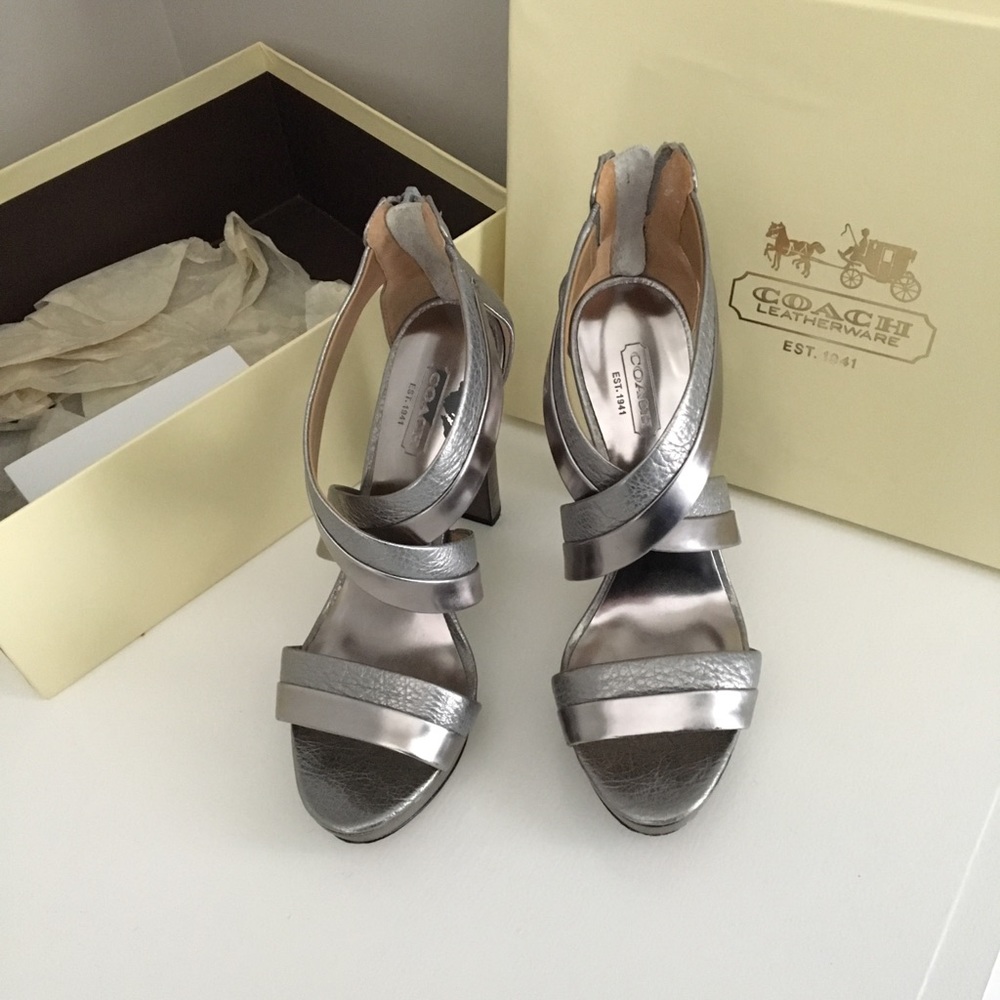 🔥🔥COACH Authentic heels🔥🔥🔥